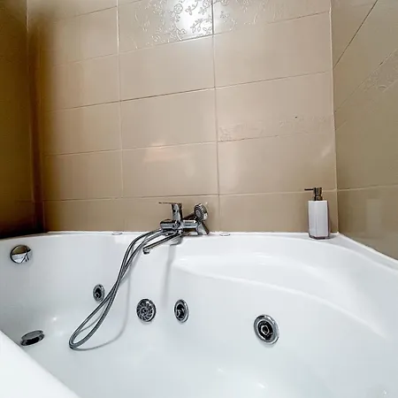 Aparte - Luxury - Center