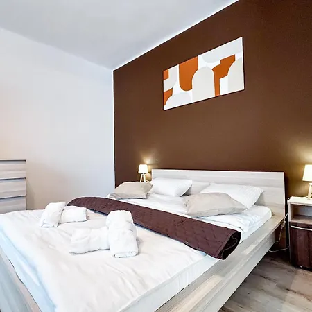Aparte - Luxury - Center *