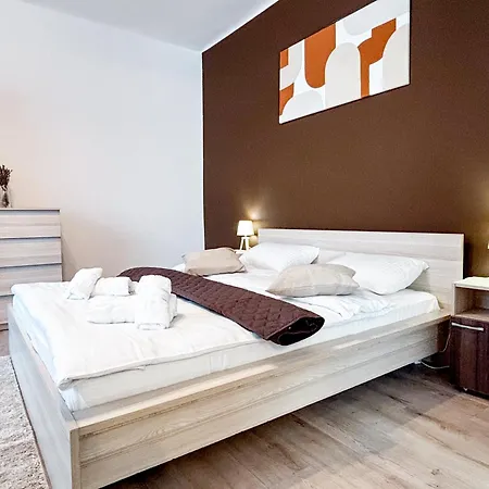 Aparte - Luxury - Center